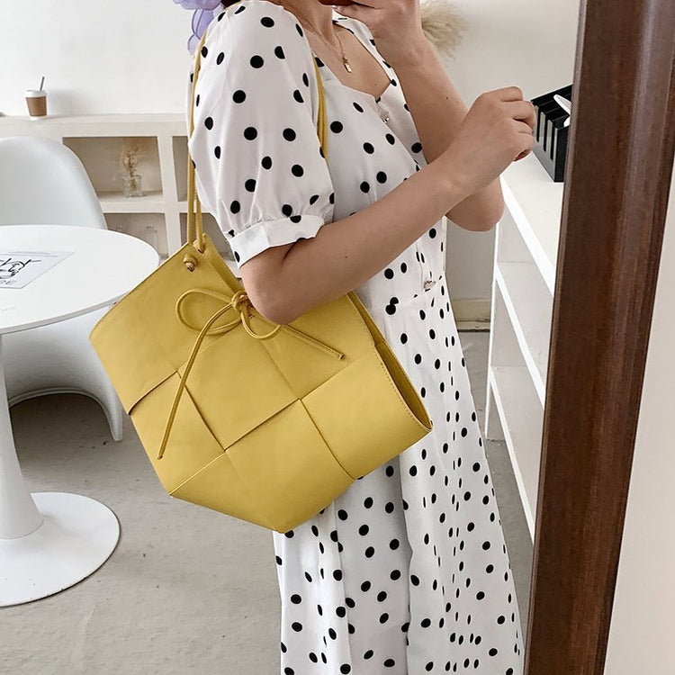 Trendy Luxury Design Genuine Woven Soft Leather Large Capacity Shipping Purse Lady Handbag Women Shoulder Bag