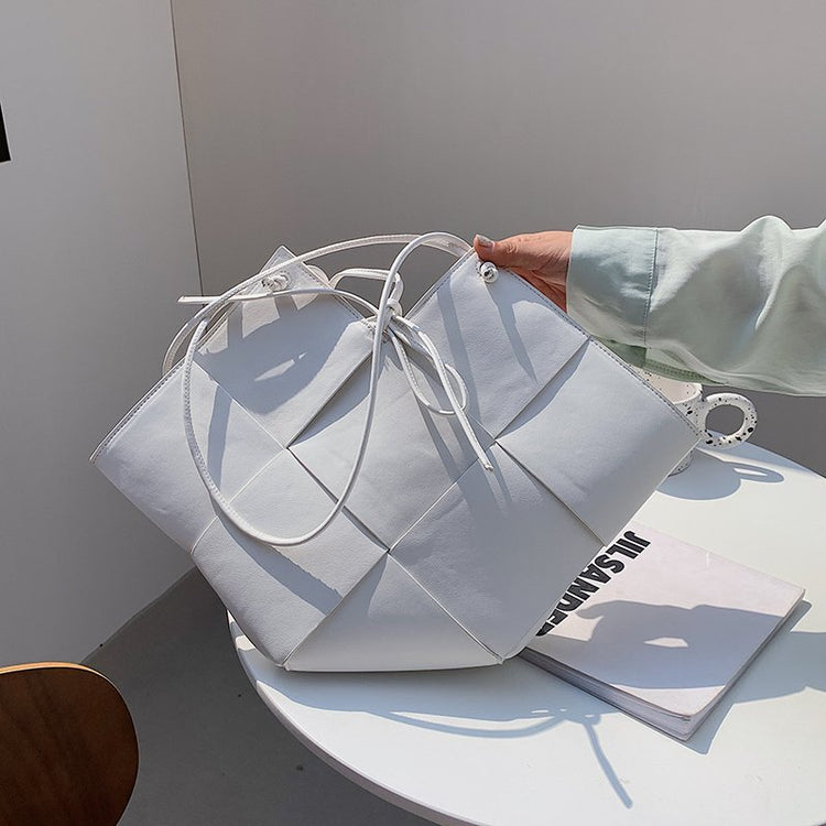 Trendy Luxury Design Genuine Woven Soft Leather Large Capacity Shipping Purse Lady Handbag Women Shoulder Bag